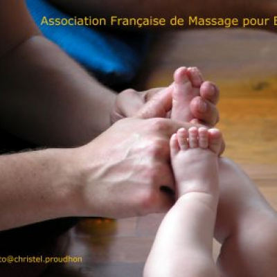Devenir instructeur de massage pour bébé